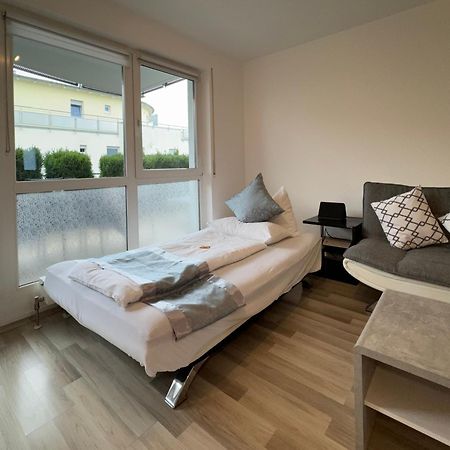 3 Zimmer Apartment In S-Bahn Naehe, 76 Qm, Max 5 Pers, 30Qm Dachterasse, Garage, Internet 1000 Mbit Gärtringen Eksteriør billede