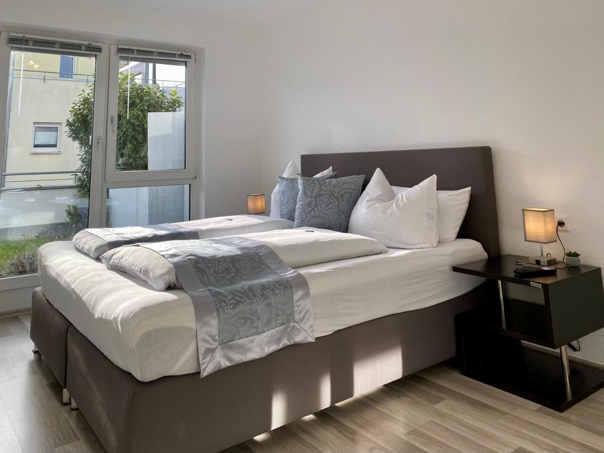 3 Zimmer Apartment In S-Bahn Naehe, 76 Qm, Max 5 Pers, 30Qm Dachterasse, Garage, Internet 1000 Mbit Gärtringen Eksteriør billede