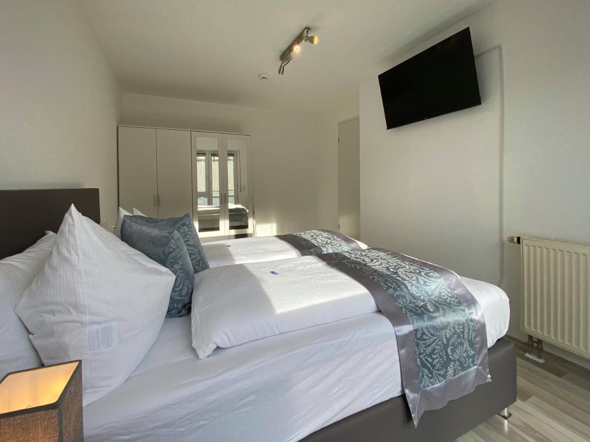 3 Zimmer Apartment In S-Bahn Naehe, 76 Qm, Max 5 Pers, 30Qm Dachterasse, Garage, Internet 1000 Mbit Gärtringen Eksteriør billede