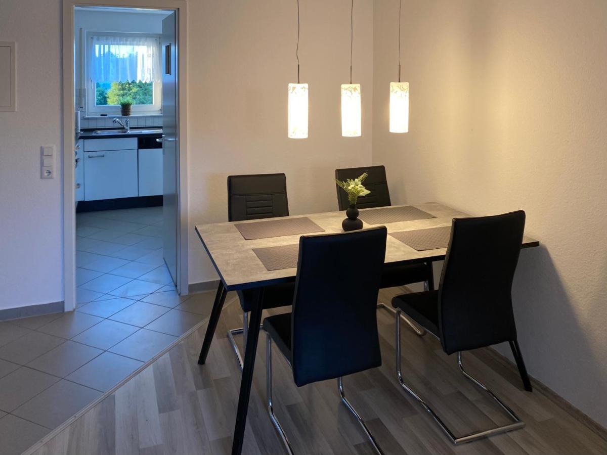 3 Zimmer Apartment In S-Bahn Naehe, 76 Qm, Max 5 Pers, 30Qm Dachterasse, Garage, Internet 1000 Mbit Gärtringen Eksteriør billede