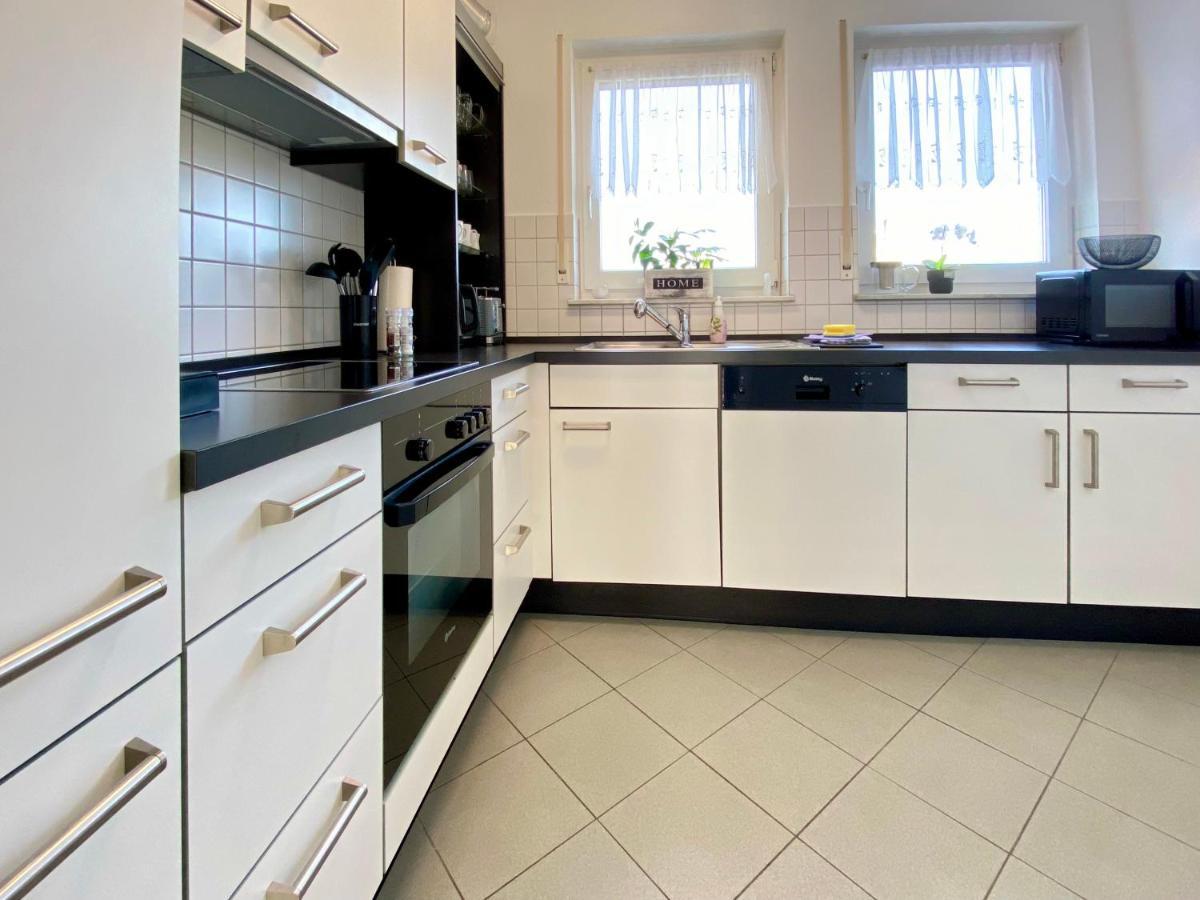 3 Zimmer Apartment In S-Bahn Naehe, 76 Qm, Max 5 Pers, 30Qm Dachterasse, Garage, Internet 1000 Mbit Gärtringen Eksteriør billede