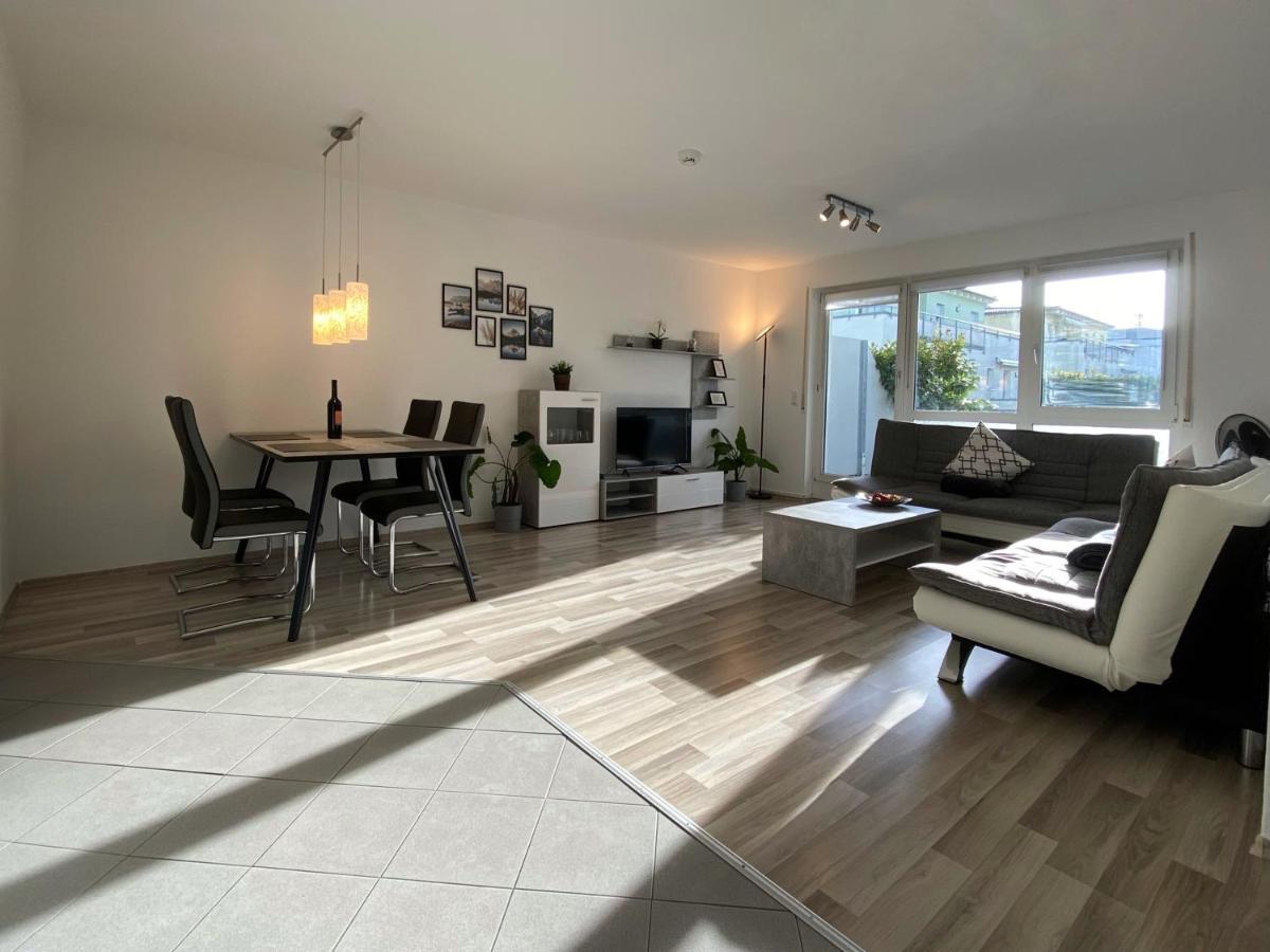 3 Zimmer Apartment In S-Bahn Naehe, 76 Qm, Max 5 Pers, 30Qm Dachterasse, Garage, Internet 1000 Mbit Gärtringen Eksteriør billede